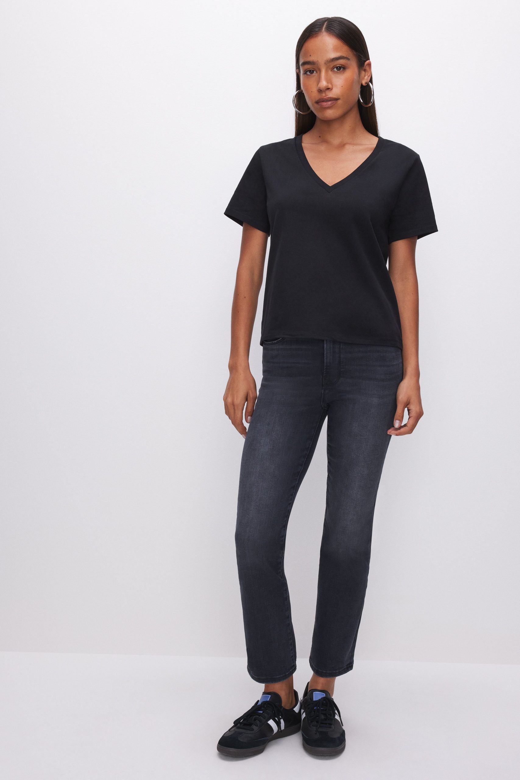 COTTON CLASSIC V-NECK TEE | BLACK001 - Image 3