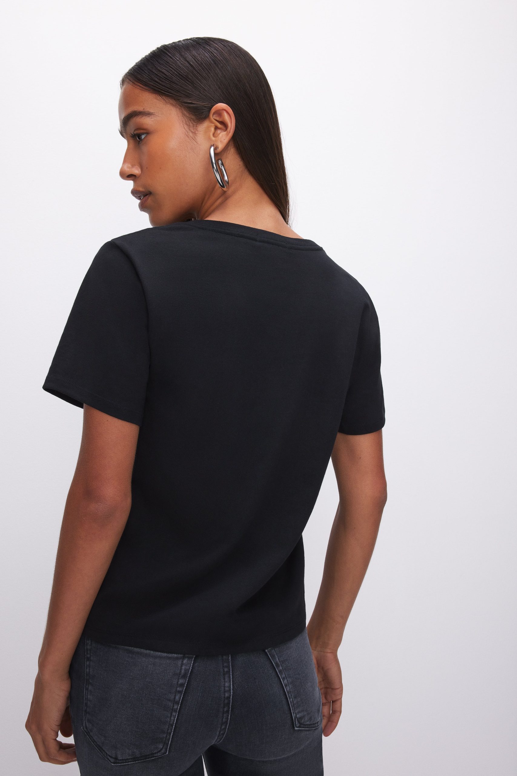 COTTON CLASSIC V-NECK TEE | BLACK001 - Image 4