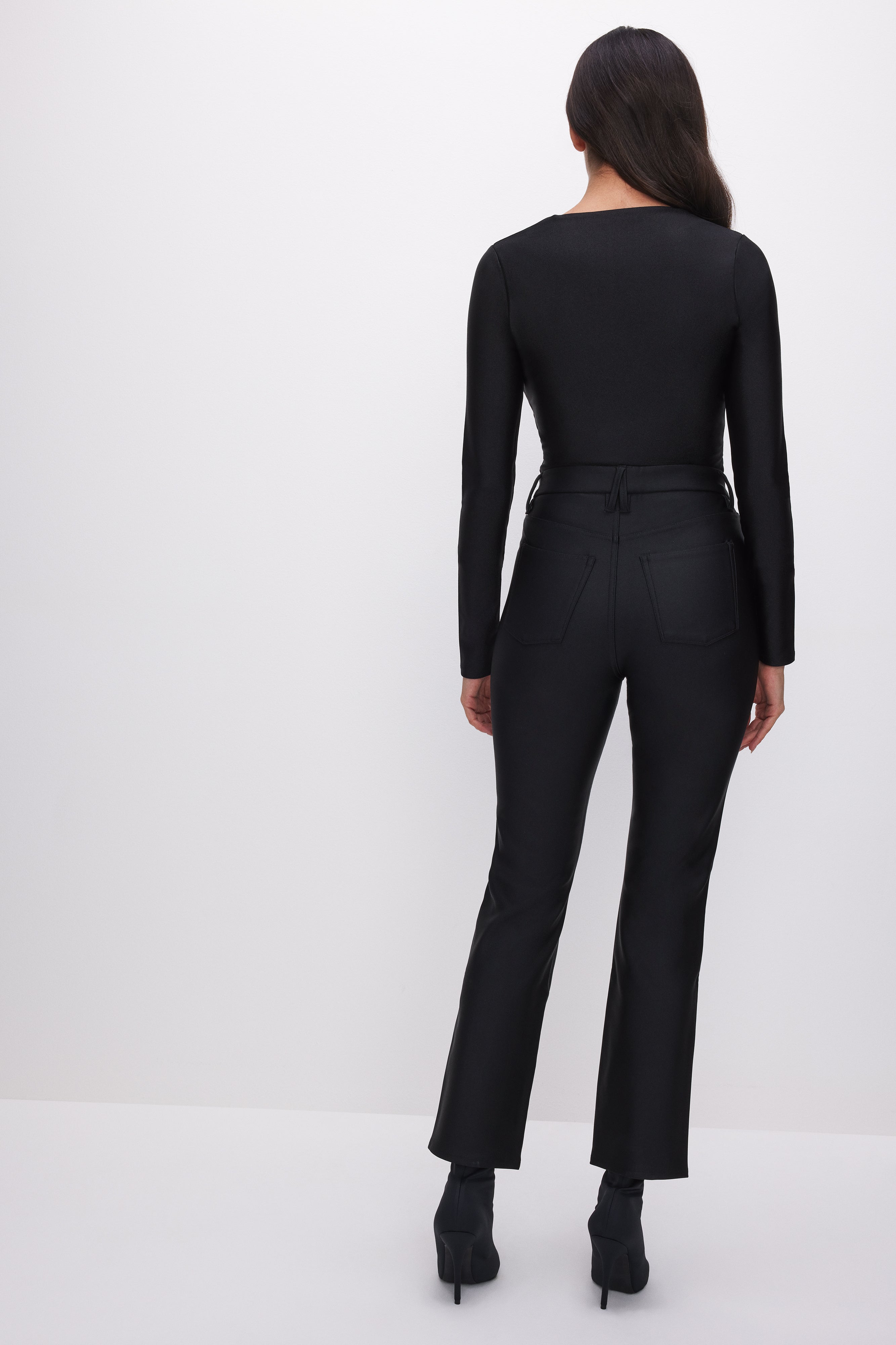 COMPRESSION SHINE STRAIGHT PANTS | BLACK001 - Image 2