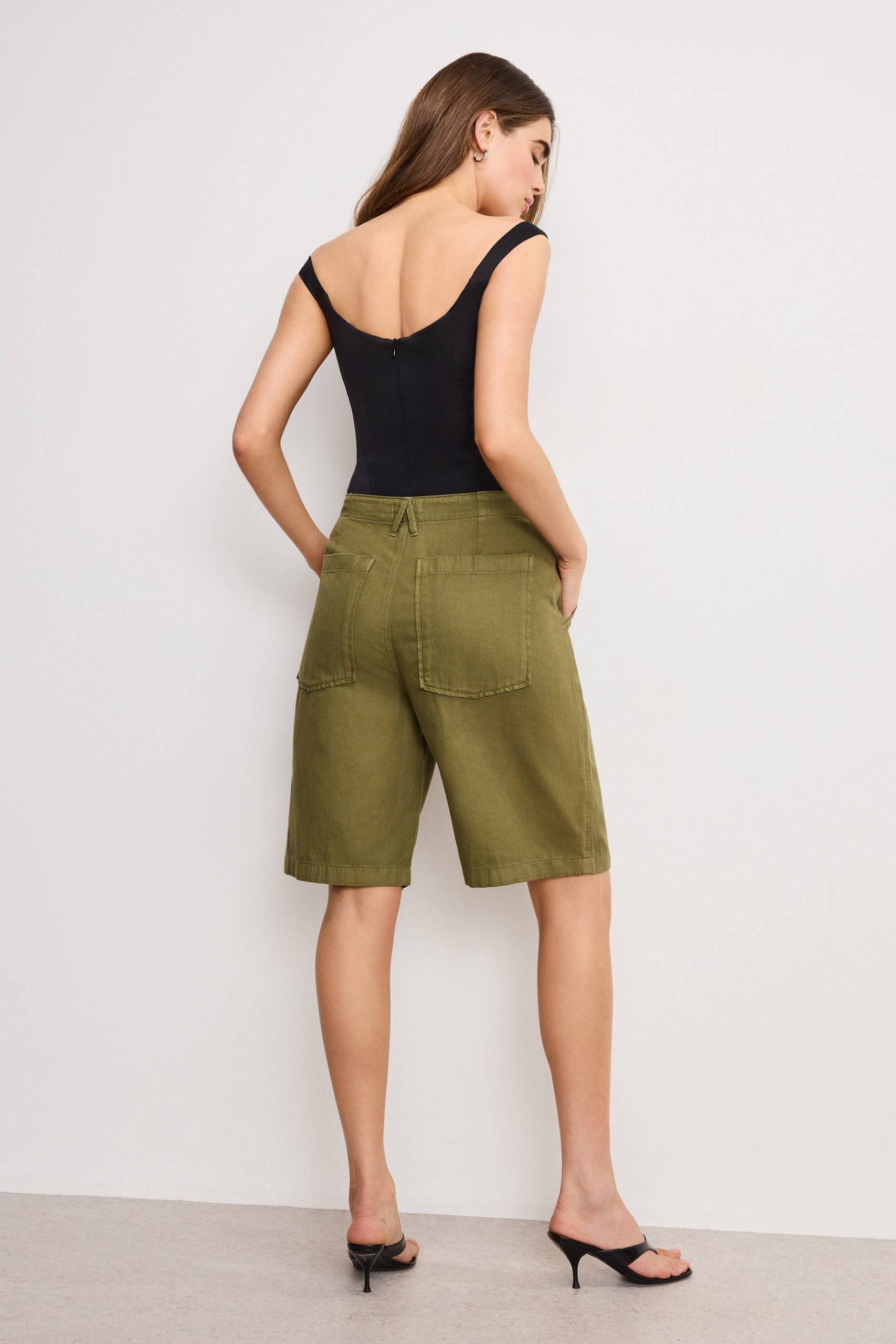 LITE LINEN BERMUDA SHORT | MARTINI OLIVE002 - Image 6