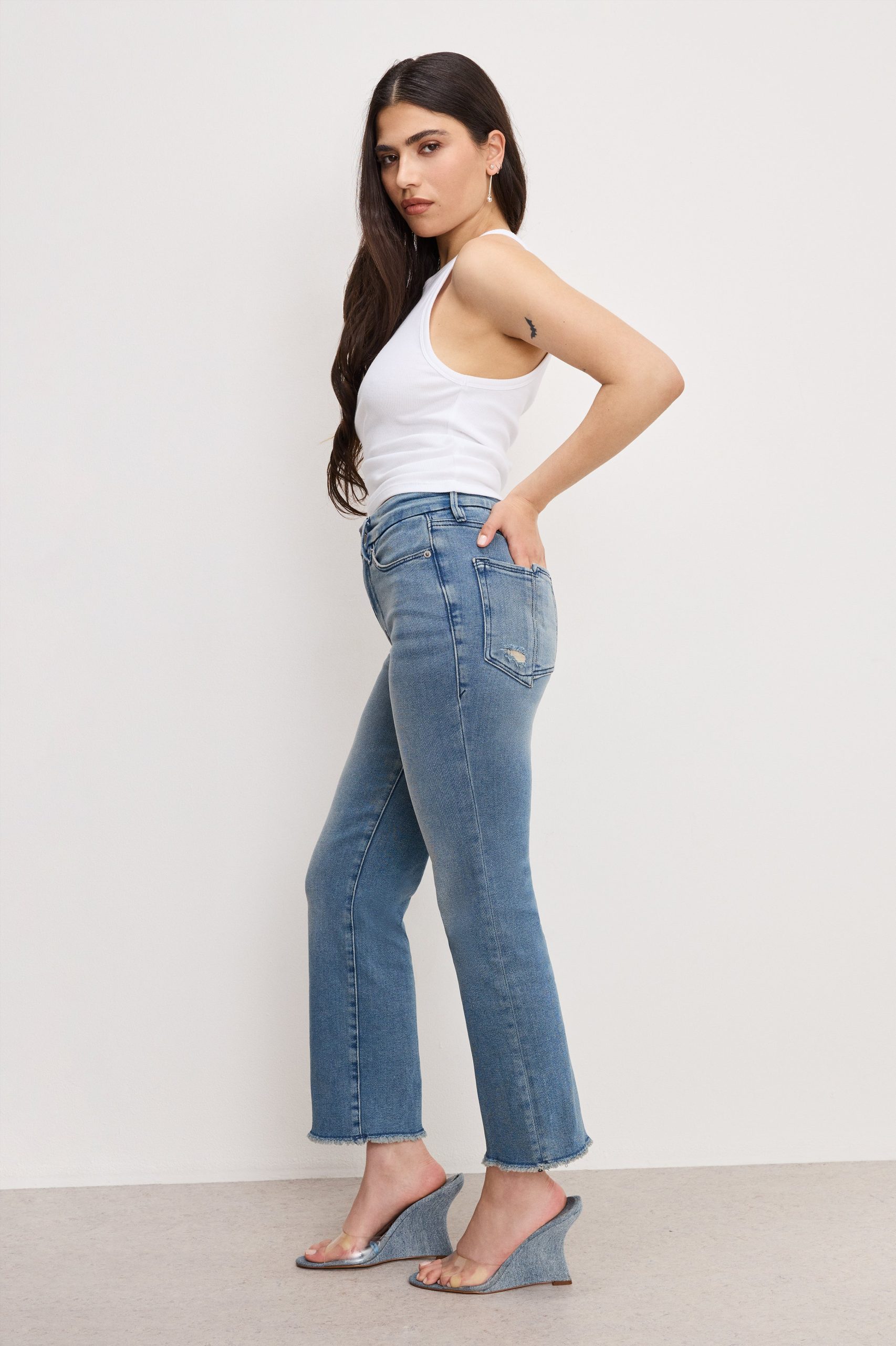 GOOD PETITE STRAIGHT JEANS | BLUE449 - Image 3