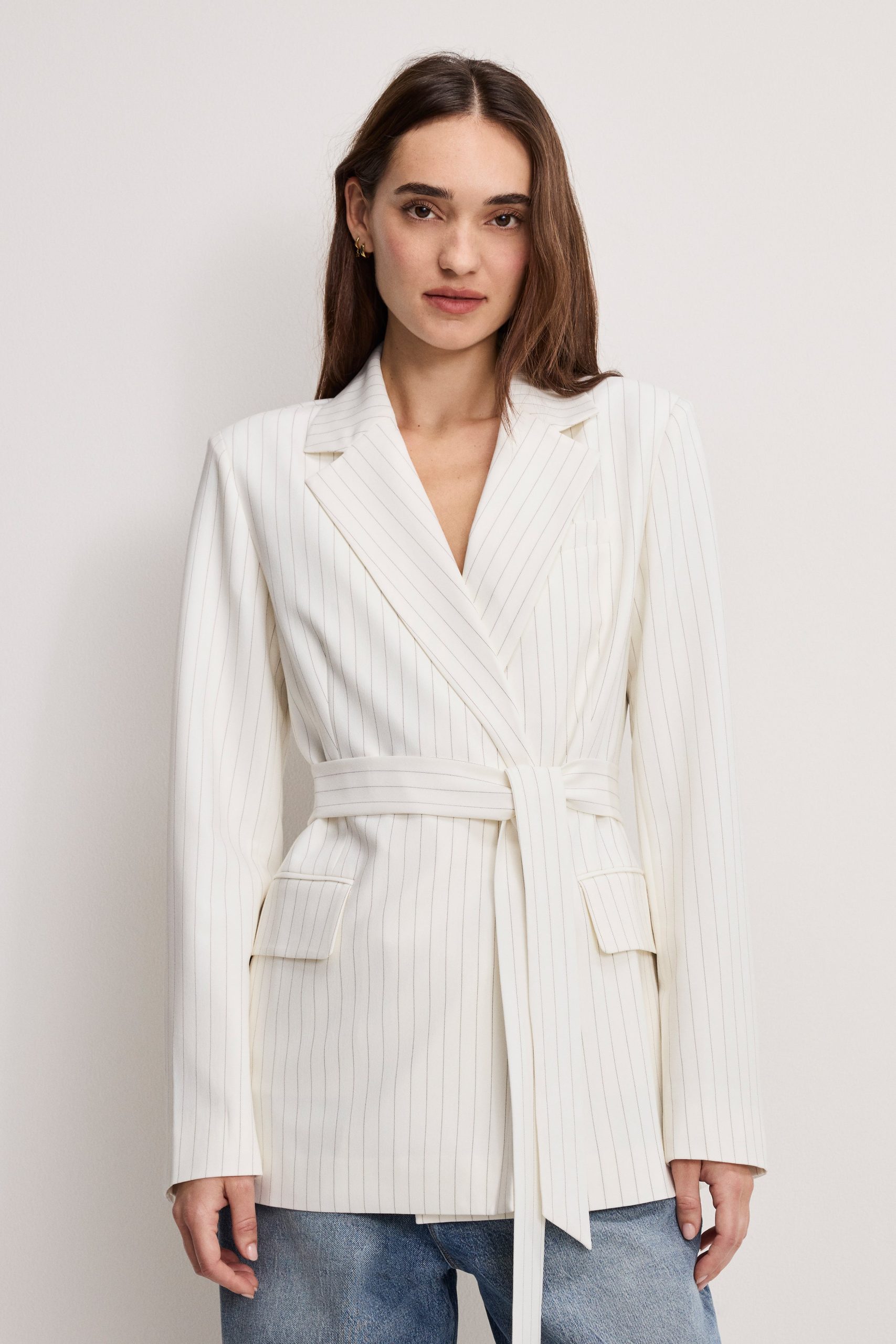 ESSENTIAL SUITING BELTED BLAZER | CHESTNUT PIN STRIPE