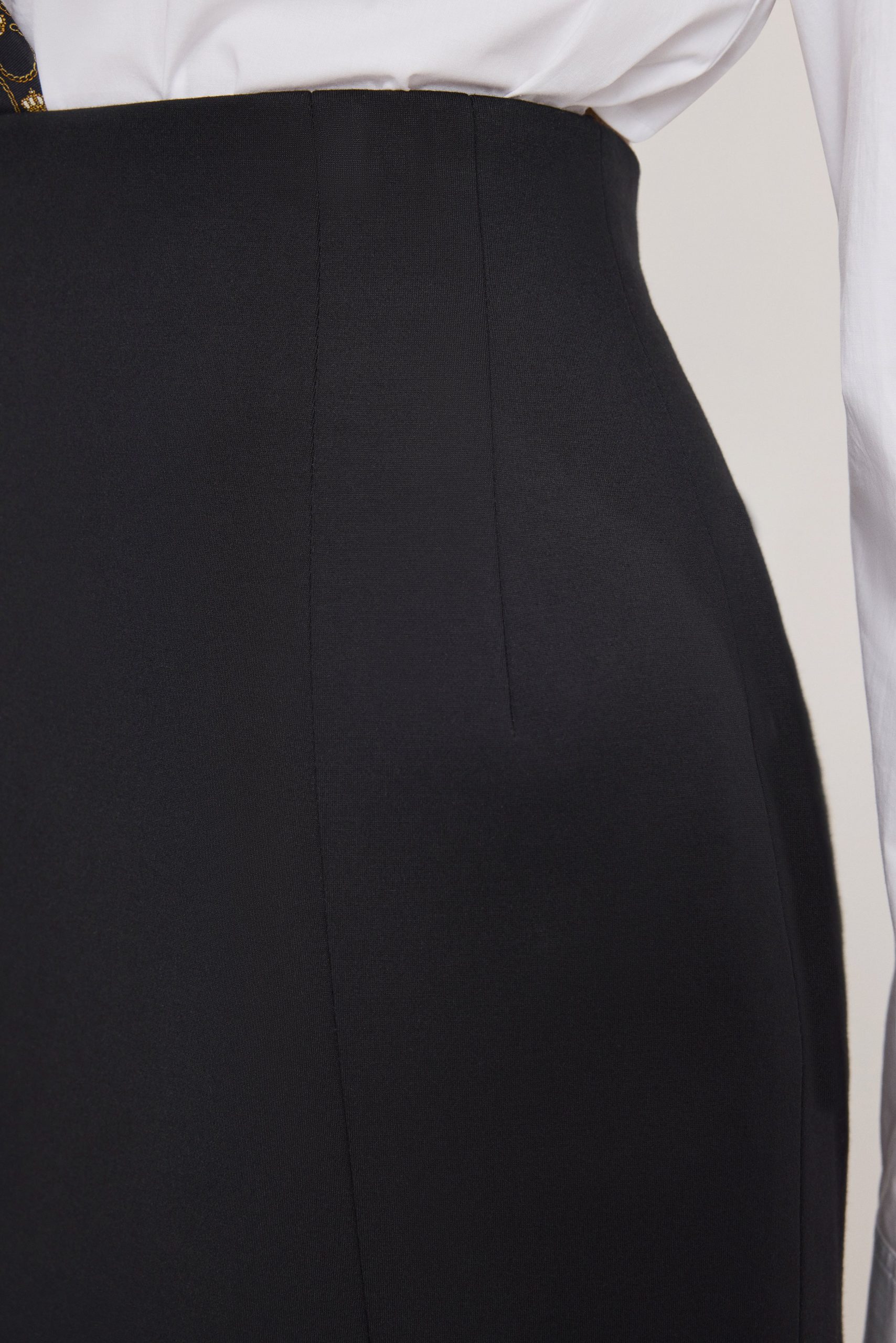 SOFT STRETCH PONTE MINI SKIRT | BLACK001 - Image 4