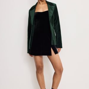VELVET SCULPTED BLAZER | PINE GREEN003