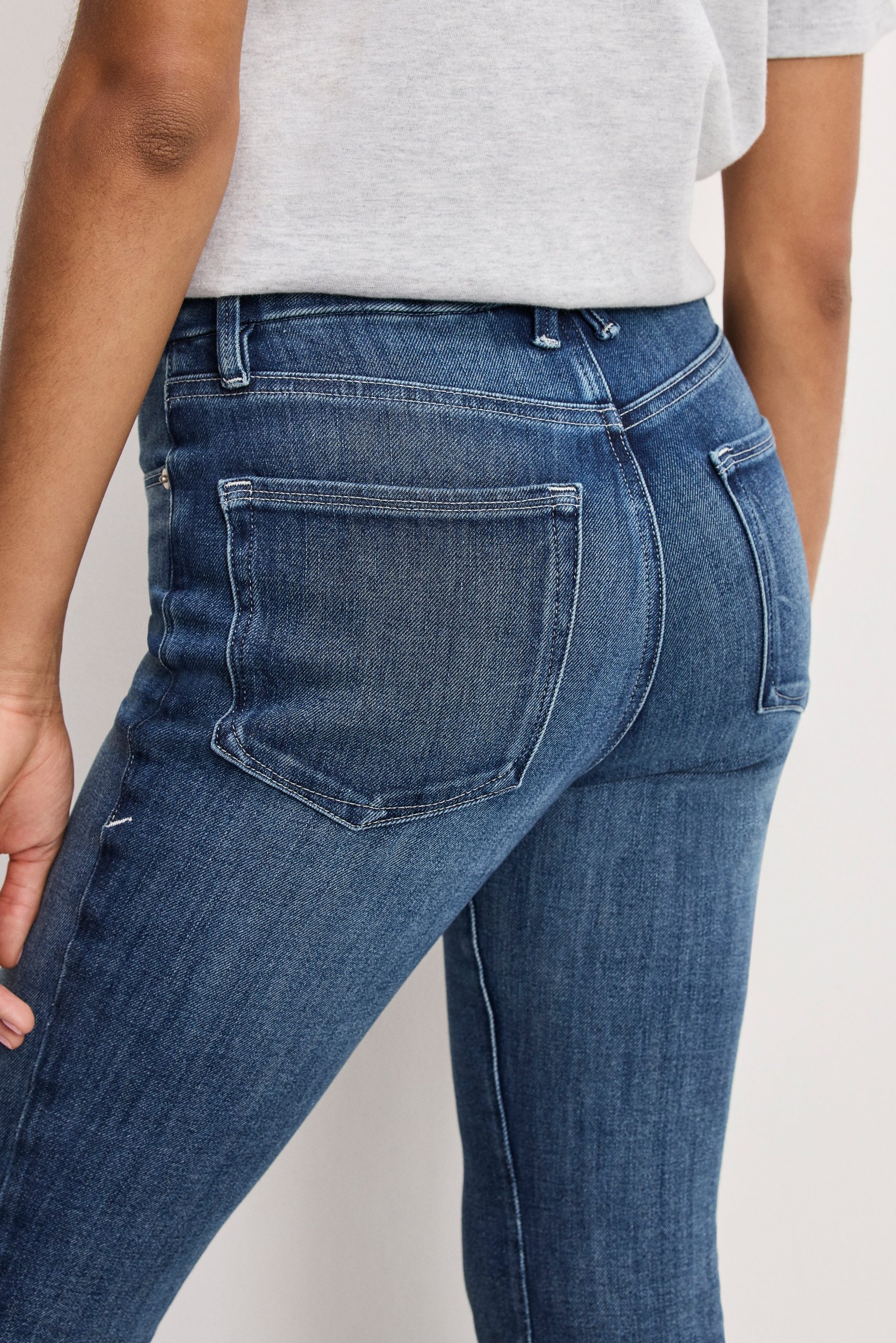 SOFT TECH GOOD LEGS FLARE JEANS | INDIGO855 - Image 6