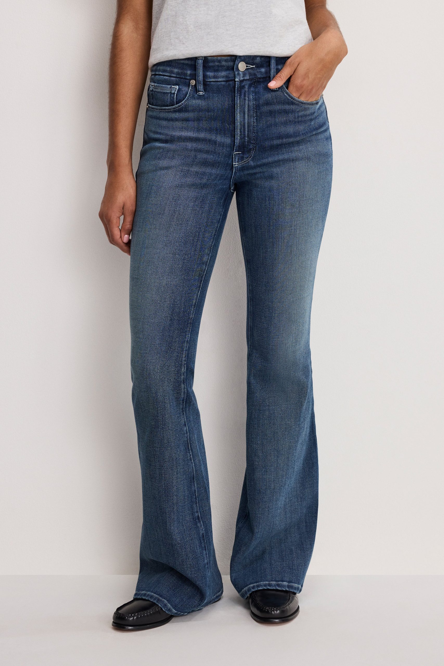 SOFT TECH GOOD LEGS FLARE JEANS | INDIGO855 - Image 2