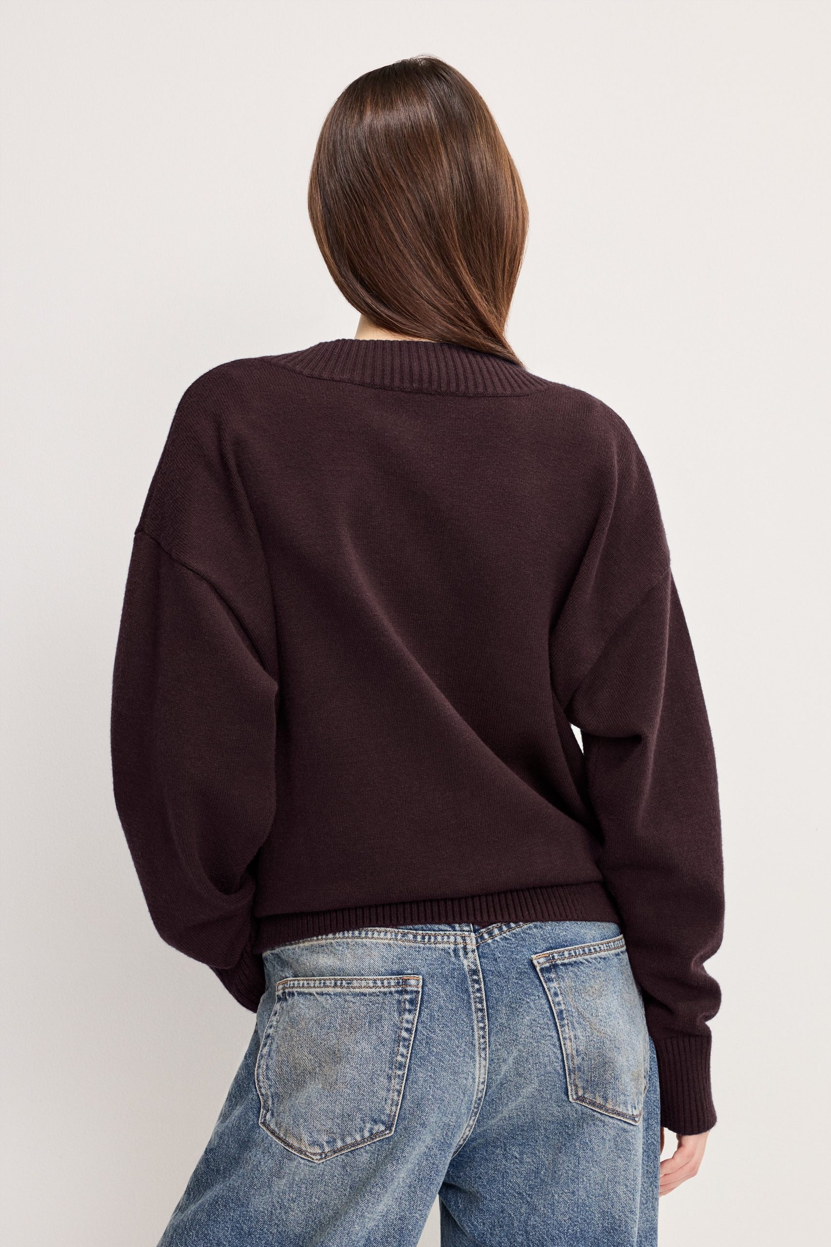DEEP V KNIT SWEATER | BARK003 - Image 4