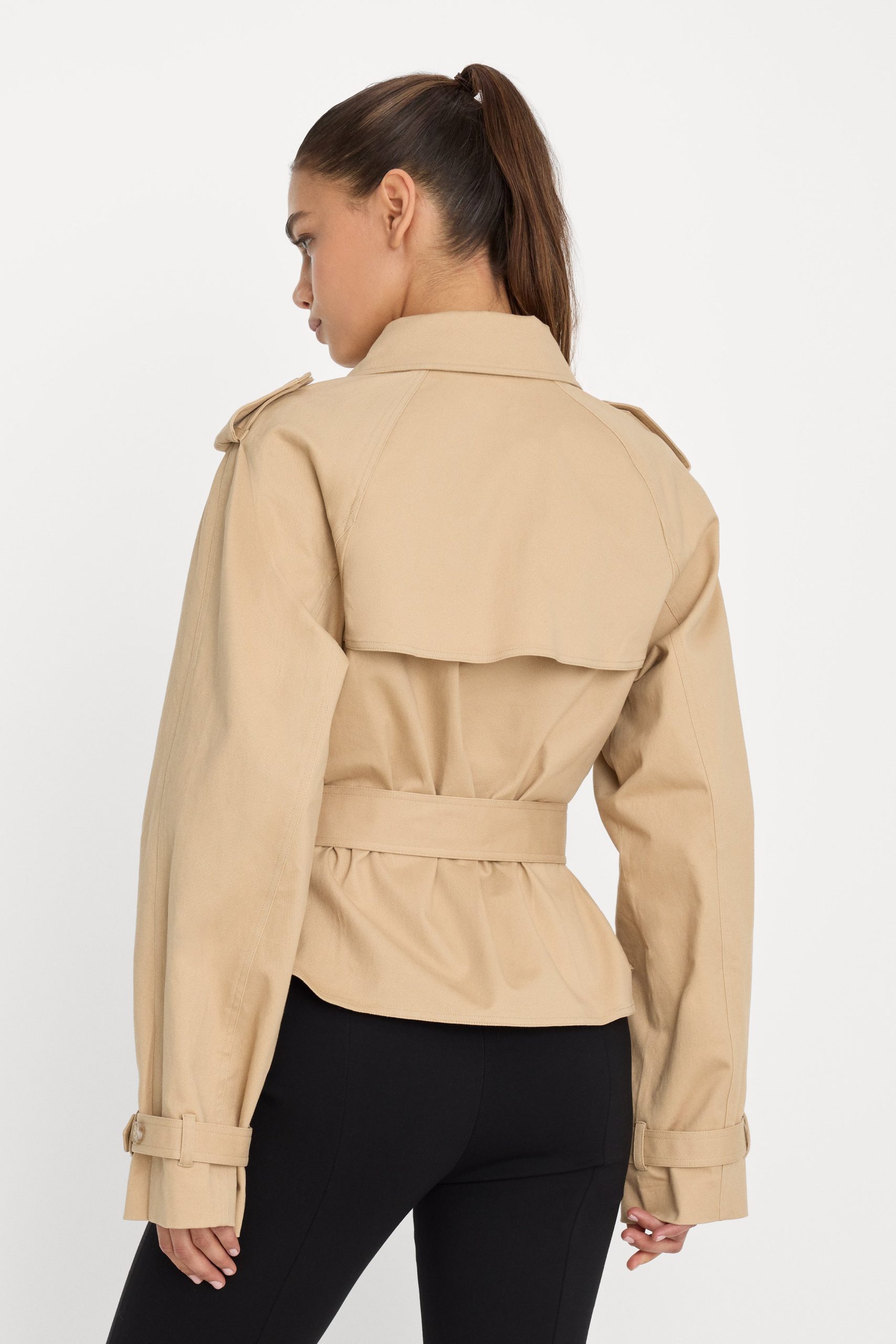 THE CROPPED TRENCH JACKET | SANDY FAWN - Image 5