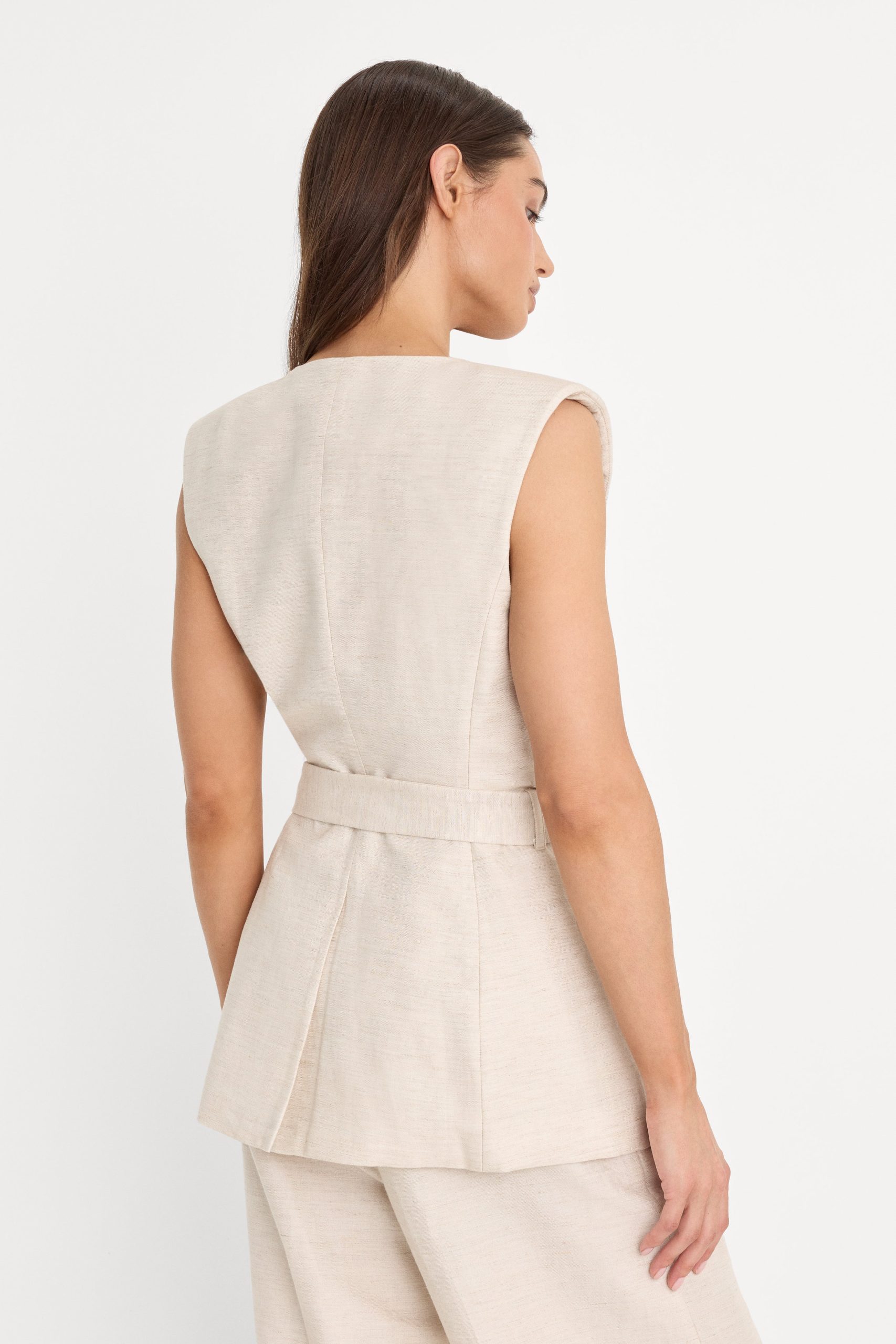 LINEN SLEEVELESS BELTED VEST | OAT - Image 3