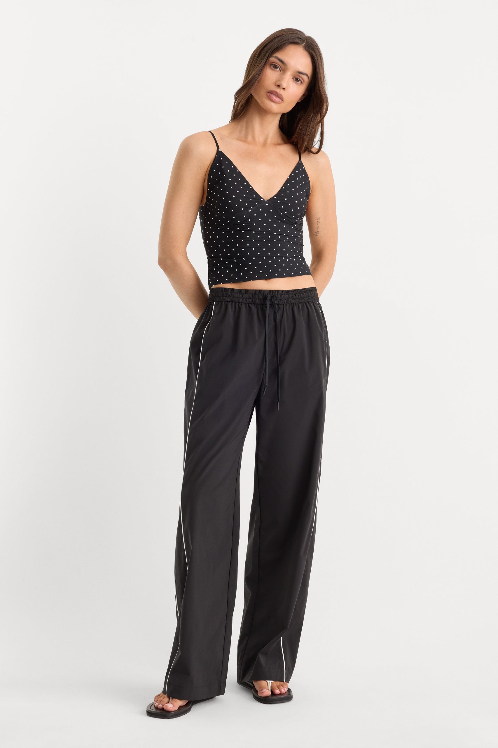 THE WEIGHTLESS SCULPTING MODERN TANK | MINI DOT BLACK - Image 3