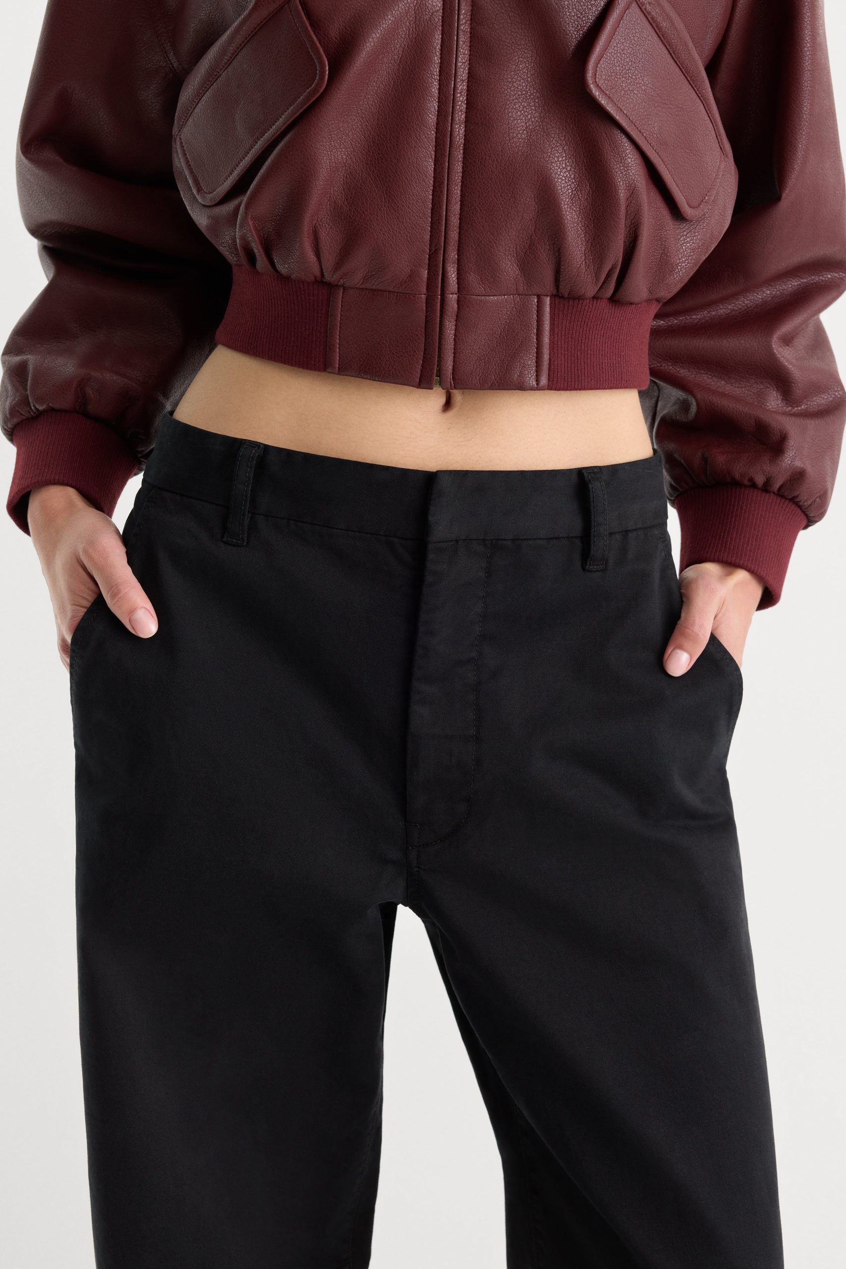 LOW SLUNG BAGGY TROUSER | BLACK - Image 4