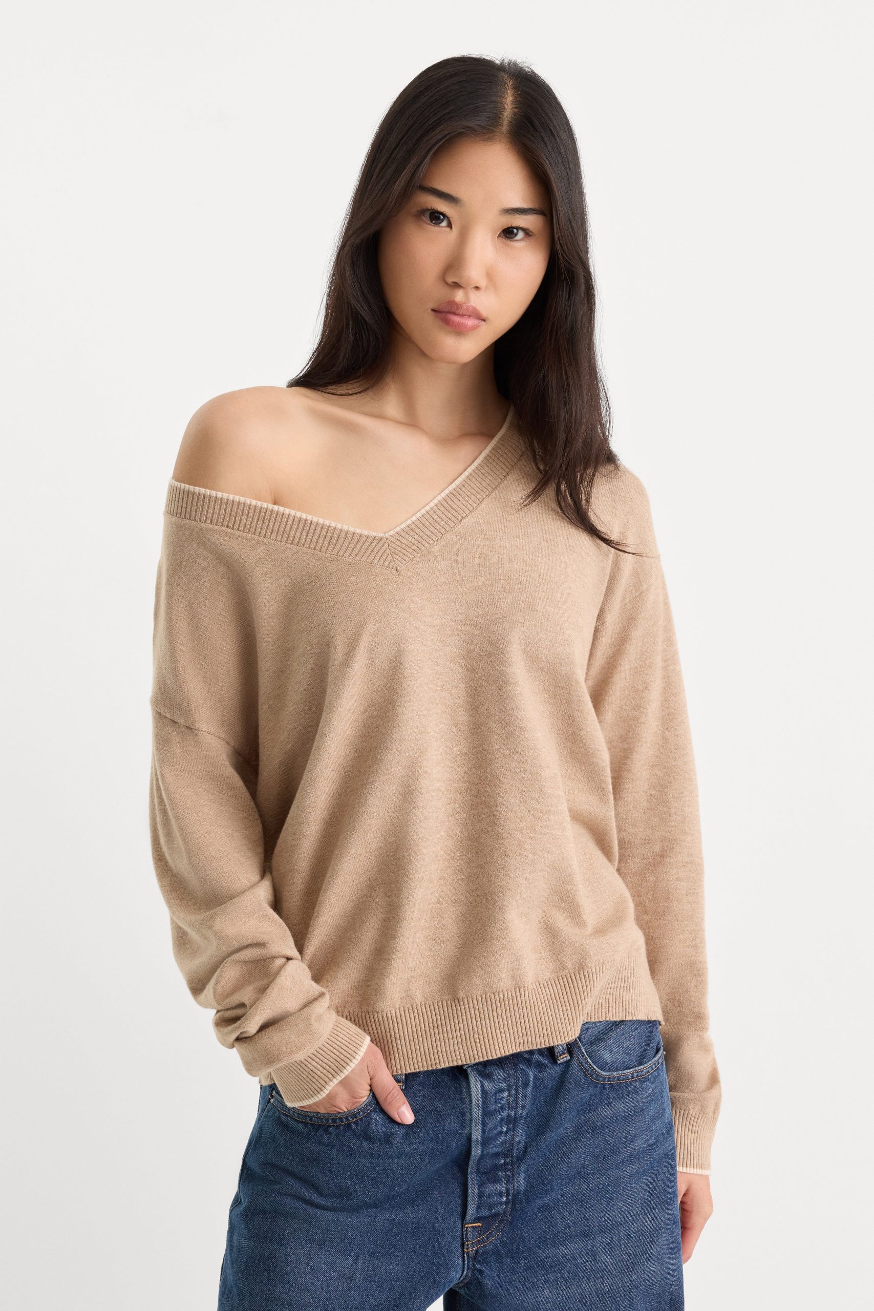 THE COZY V NECK SWEATER | DUNE MIST
