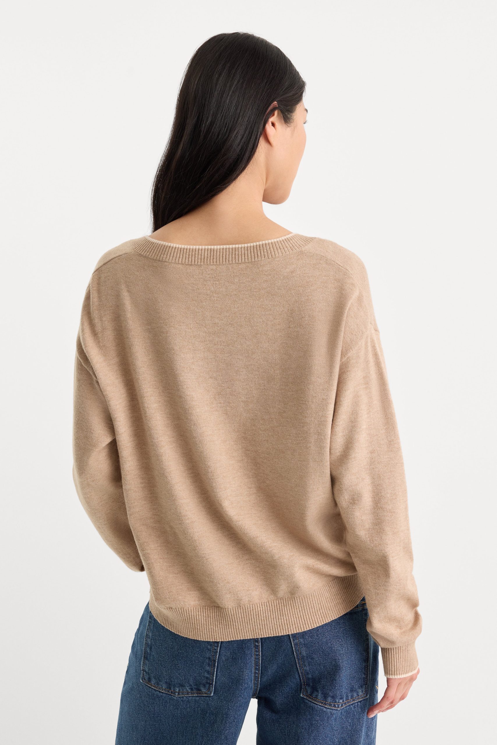 THE COZY V NECK SWEATER | DUNE MIST - Image 5