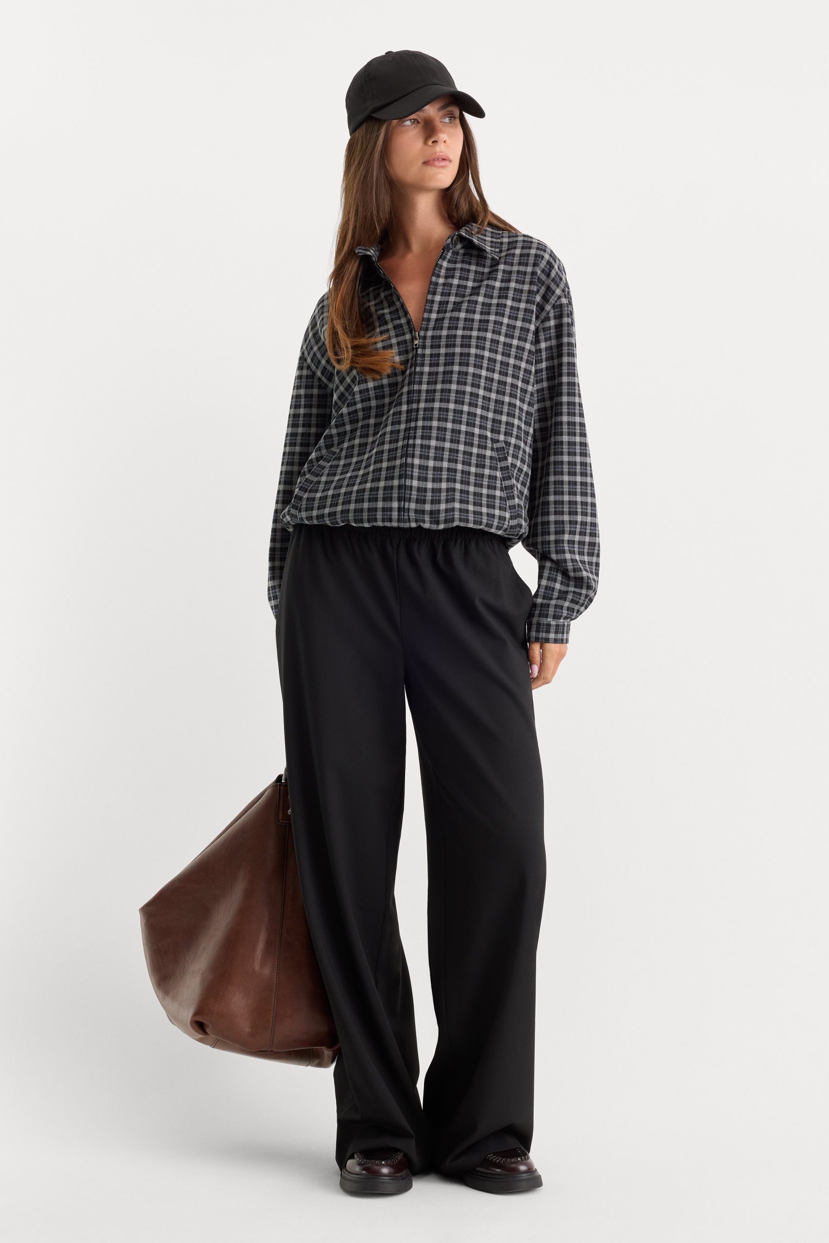 THE LIGHTWEIGHT BOMBER JACKET | CHARCOAL PLAID - Image 3