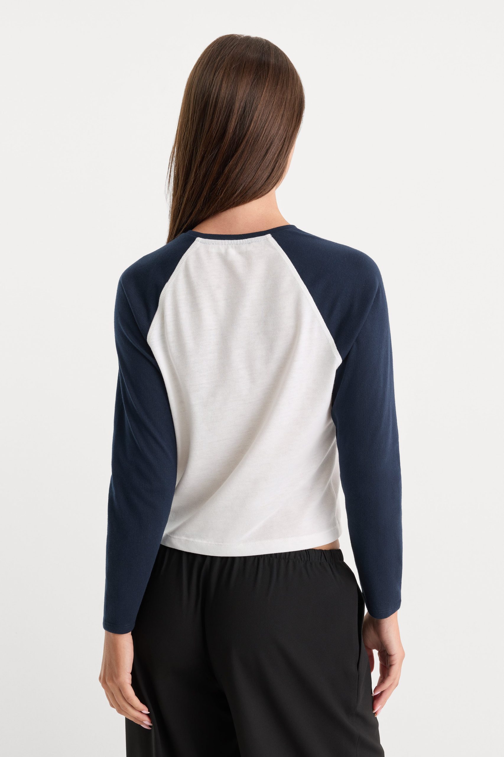 THE LONG SLEEVE RAGLAN TEE | CHALK - Image 5