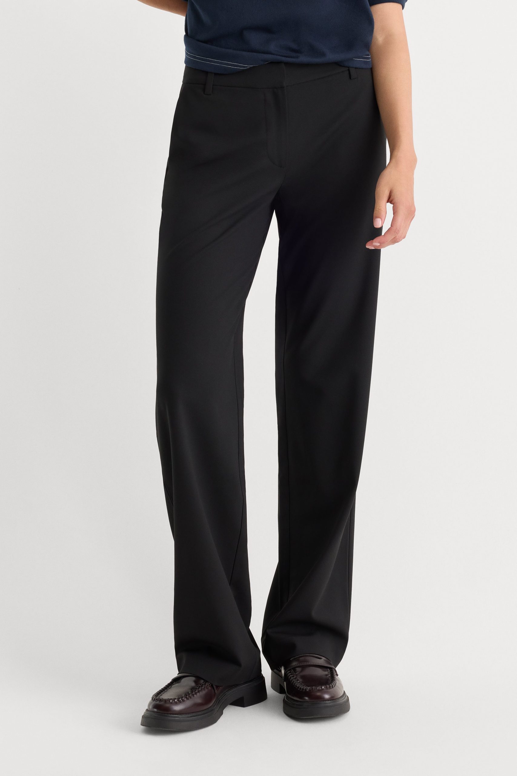 THE LOW RISE STRAIGHT LEG TROUSER | BLACK001 - Image 2