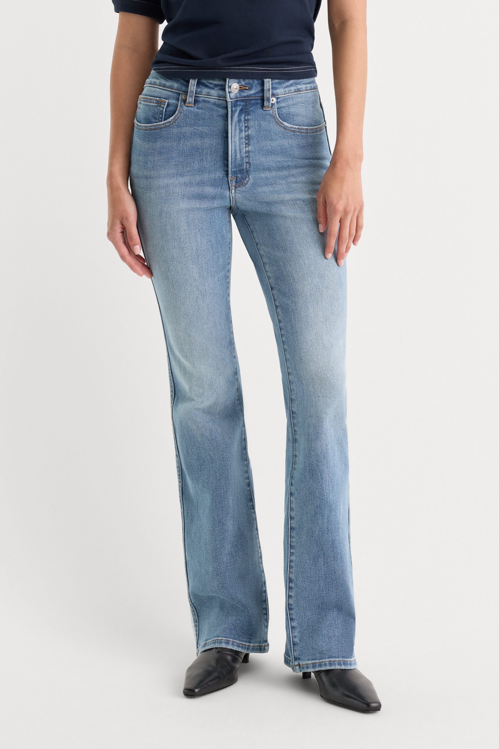 GOOD CLASSIC BOOTCUT JEANS | CEDARWICK - Image 2
