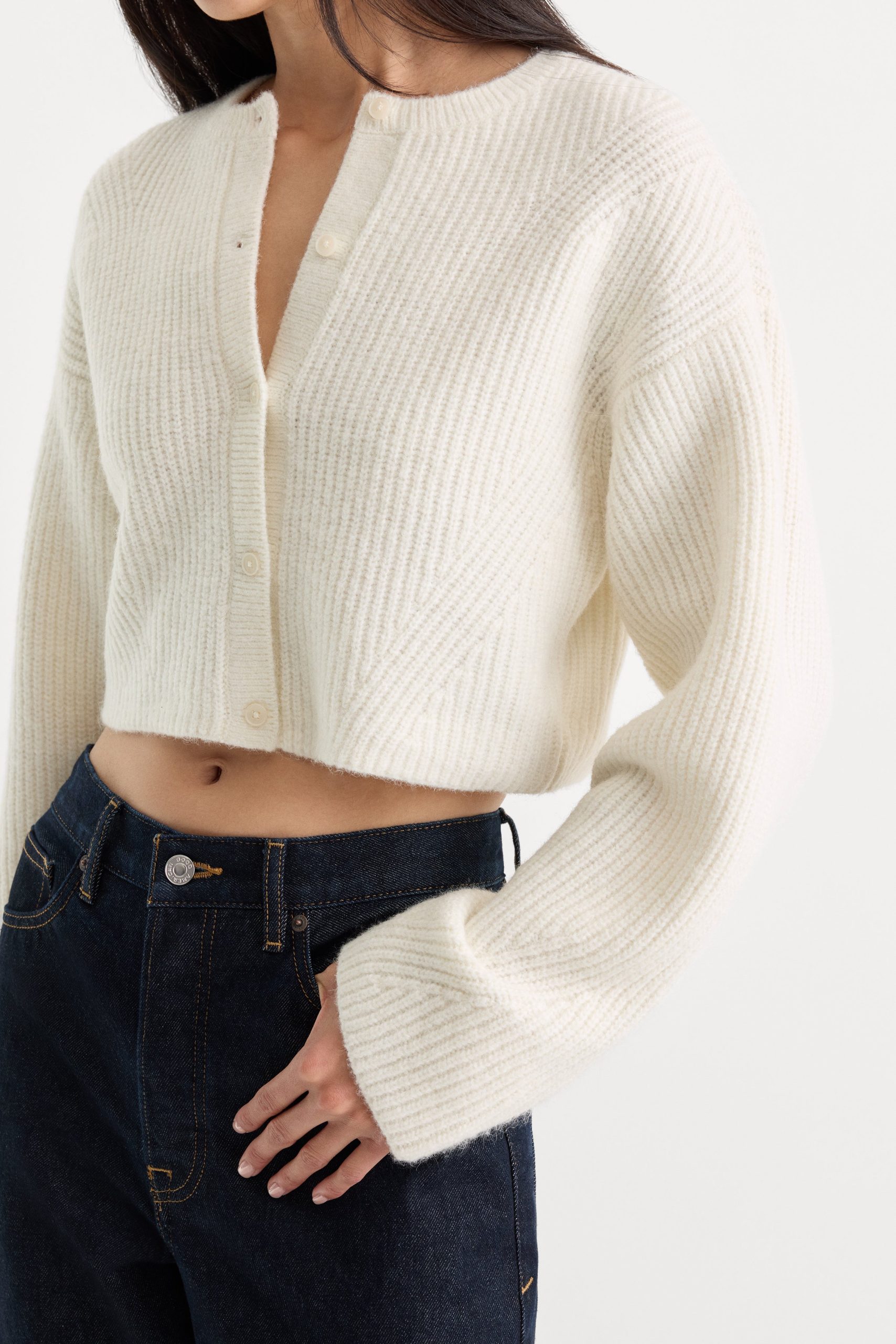 THE CHUNKY KNIT CARDIGAN | CHALK - Image 2
