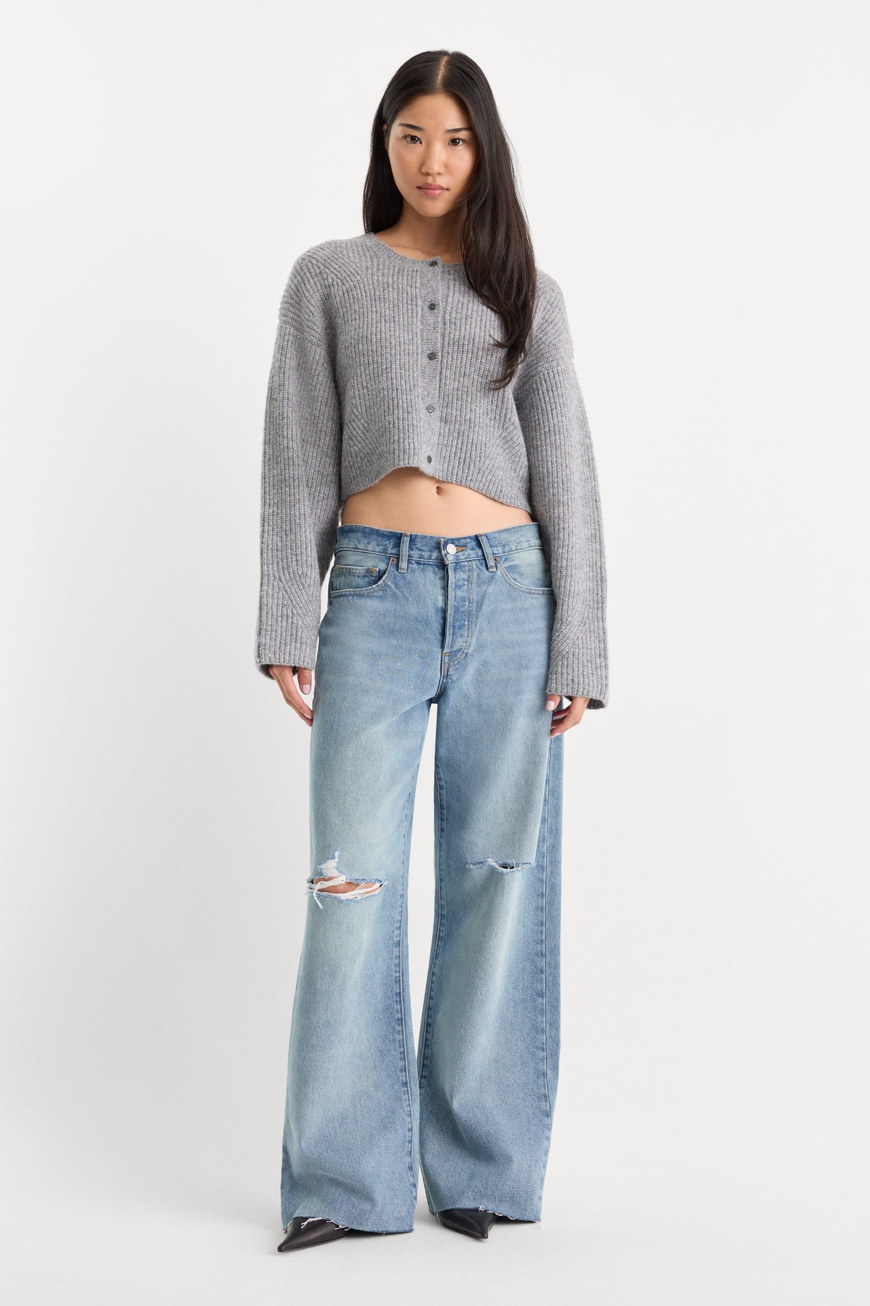 THE CHUNKY KNIT CARDIGAN | HEATHER GREY - Image 4