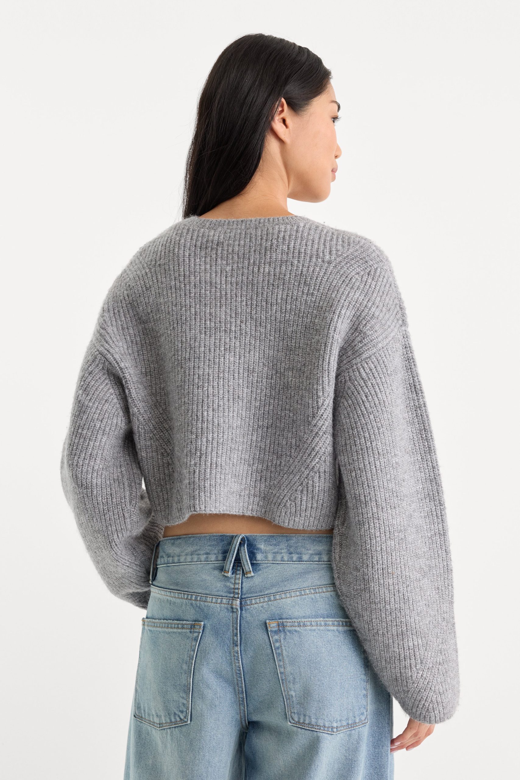 THE CHUNKY KNIT CARDIGAN | HEATHER GREY - Image 5